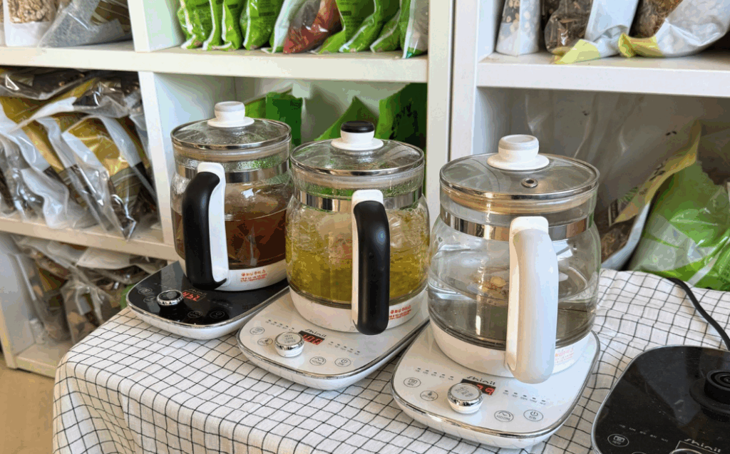 a variety of tradional Koran herbal teas